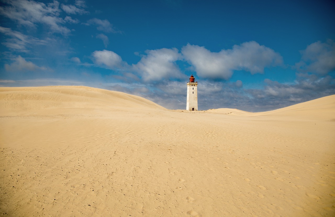 EL LOCO QUE CONSTRUYÓ UN FARO EN EL DESIERTO