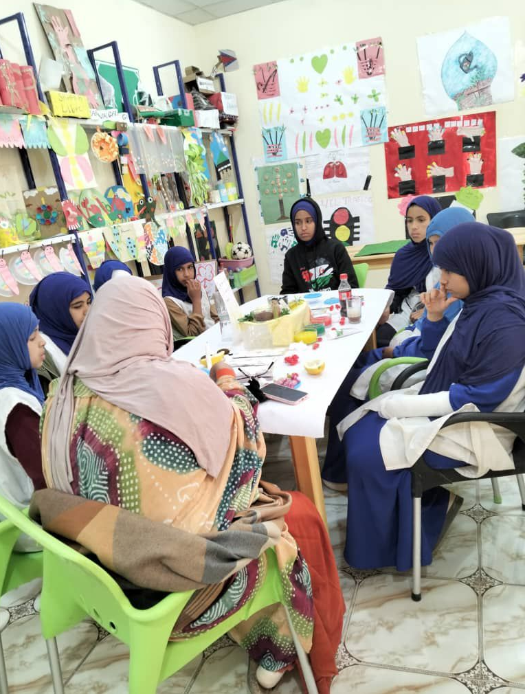 LA MUJER Y LA NIÑA EN LA CIENCIA
